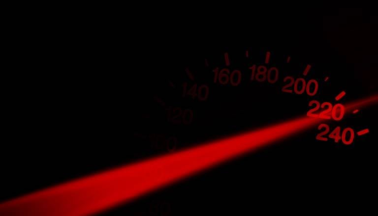 Huda prometna nesreča v Šmartnem pri Litiji, ena oseba huje poškodovana