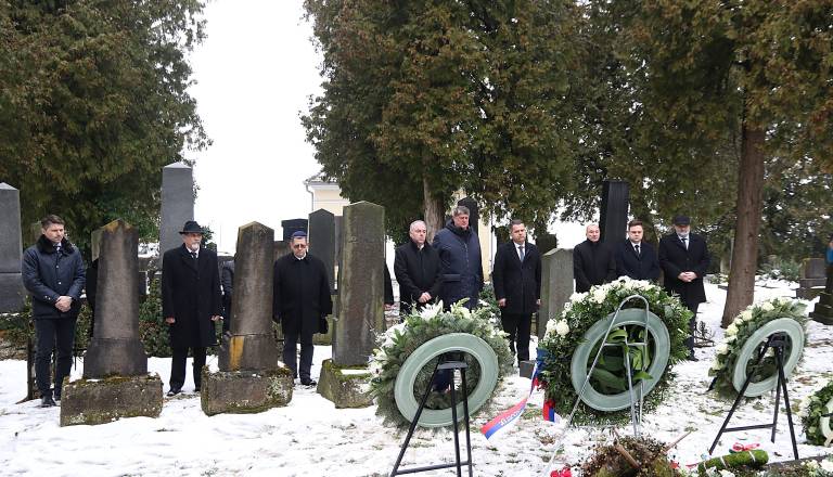 FOTO: V Lendavi so se poklonili spominu na žrtve holokavsta