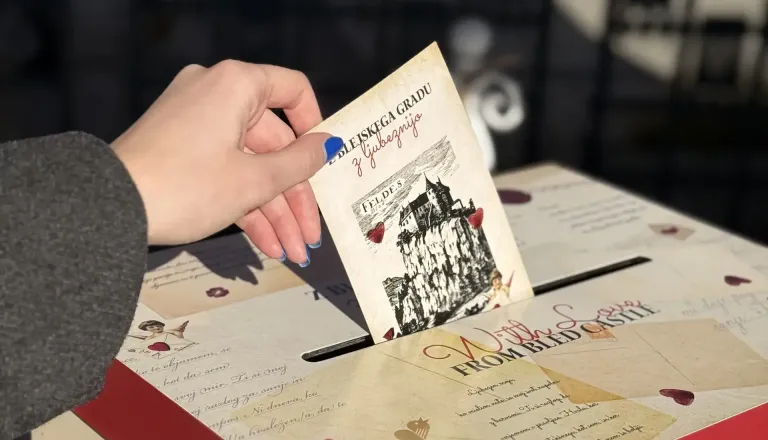 Raziskujte svoje odnose na blejskem gradu: Čakajo vas naloge in miselni postanki