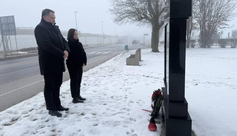 Župan Anželj ob dnevu spomina položil venec na židovskem pokopališču