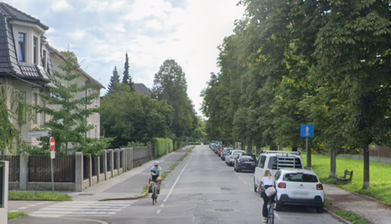 Kolesarski kaos v Rožni dolini: Ena smer nevarna, v drugo kolesarske sploh ni