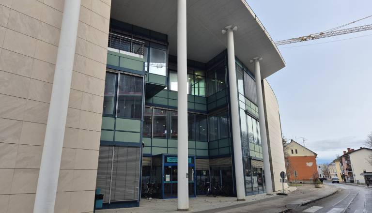 Brigita Perhavec odstopila iz sveta zavoda soboške knjižnice, kdo jo bo zamenjal?