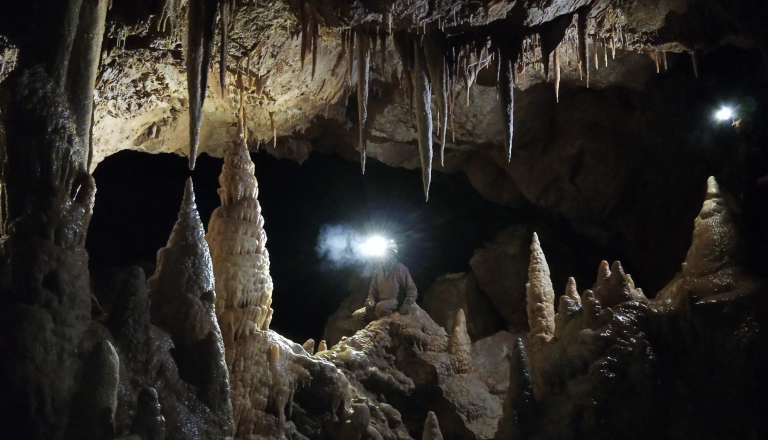 FOTO: Od luknje v snegu do največjega jamskega sistema na Dolenjskem
