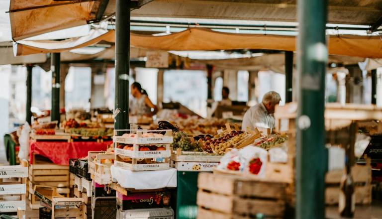 Kako oživiti mestno tržnico? Kranj zbira predloge občanov