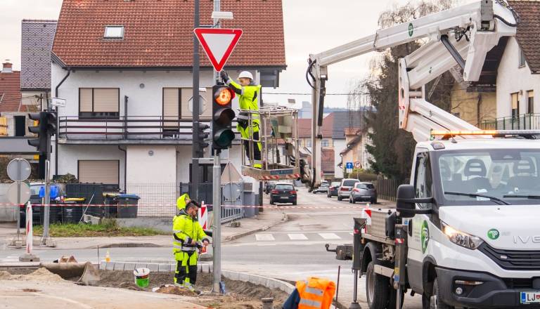 Spremembe prometa na Flajšmanovi ulici, dograjujejo semaforizirano križišče