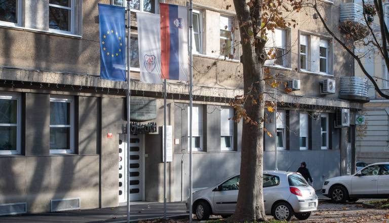 Da v Maribor privabijo zdravnike, jim zdravstveni dom in občina plačujeta stanovanje