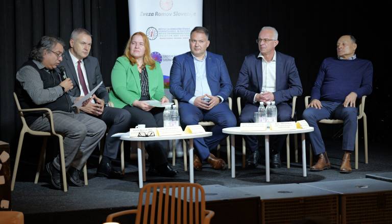 FOTO: V Murski Soboti razpravljali o športu in kulturi znotraj romske skupnosti