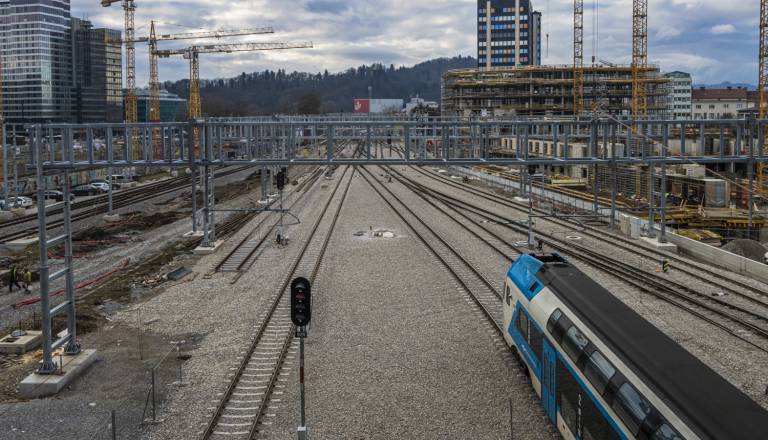 Popolna zapora postaje Ljubljana, napovedani nadomestni avtobusi in zamude