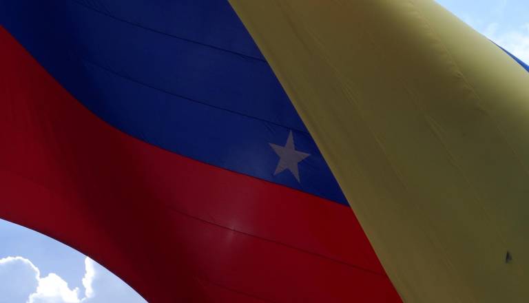 Po ameriški vojaški akciji v Venezueli začasno vodenje države prevzema podpredsednica