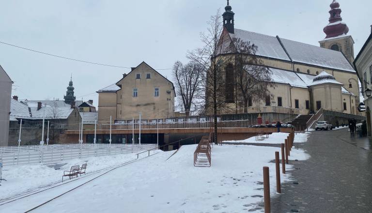 FOTO: Ptuj prekriva snežna odeja, sneženje se nadaljuje