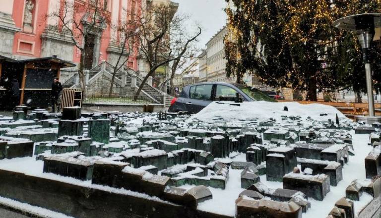 FOTO: Ljubljana pod snežno odejo – mesto kot iz pravljice!