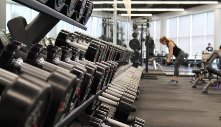 ANKETA: Ste si letos zadali novoletno zaobljubo in kako dolgo se jih navadno držite?