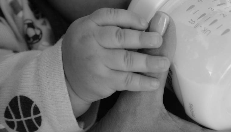 Starši, pozor! Odpoklicali priljubljen izdelek za dojenčke