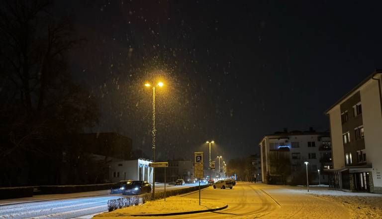 Ledene ceste v Pomurju poskrbele za kar 15 prometnih nesreč
