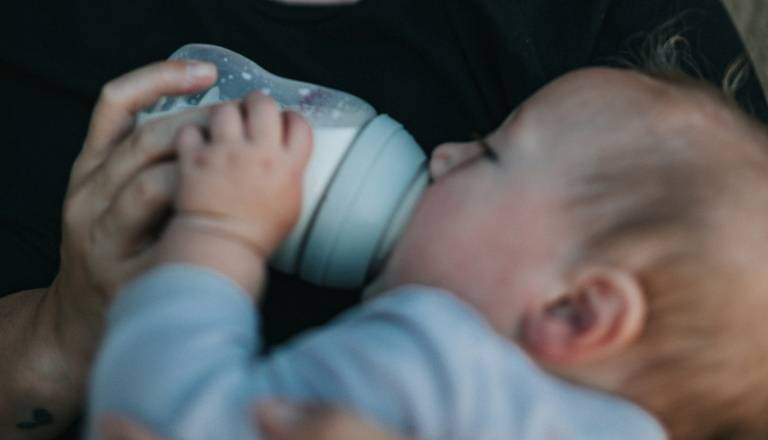 Starši, pozor! Odpoklicali priljubljen izdelek za dojenčke