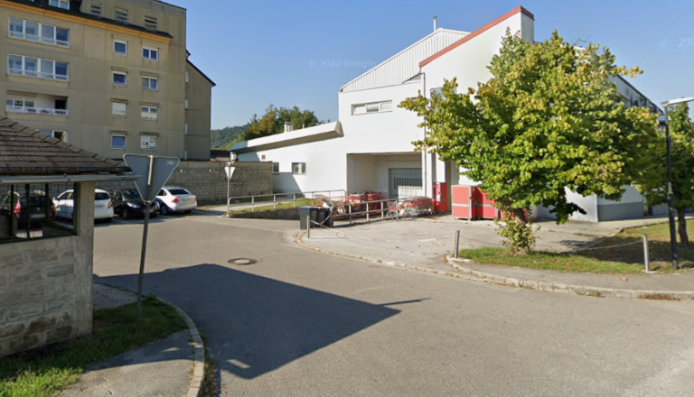 Kje je meja? Dogodek pred Mercatorjem v Podutiku buri duhove