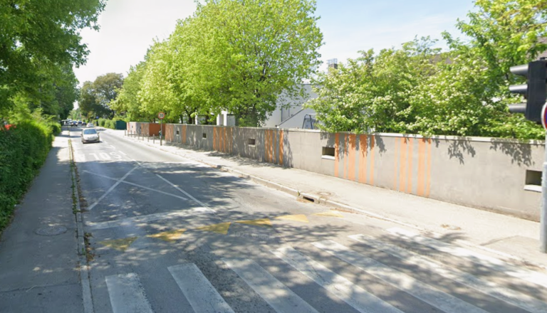 Cesta preozka in promet gost, kolesarji v Trnovem se počutijo ogrožene