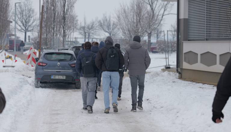 Na napad z nožem v pomurski srednji šoli se vrstijo odzivi, odzval se je tudi Inštitut 8. marec