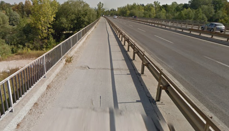 Nevarno na kolesarski stezi pri Štajerski cesti? Občina odgovarja