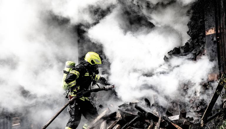 Na območju Kranjske Gore izbruhnil požar, za njim ostala velika škoda