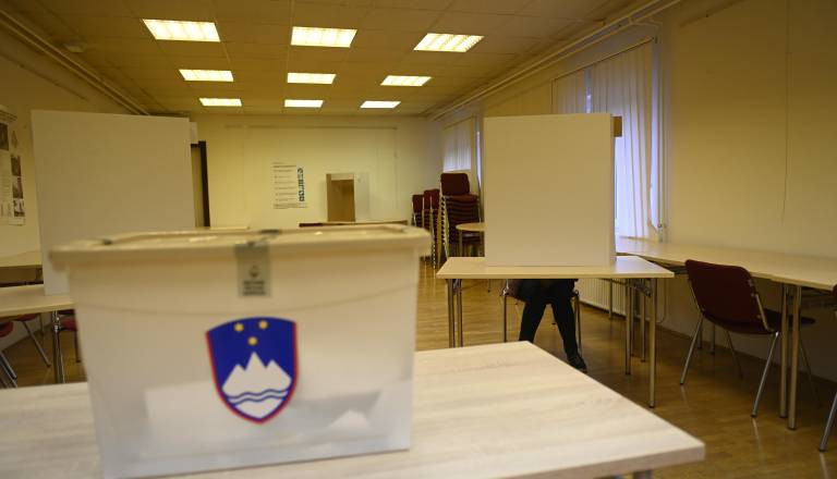 Na volišču ni ostalo le pri oddaji glasu, sledil je nenavaden zaplet