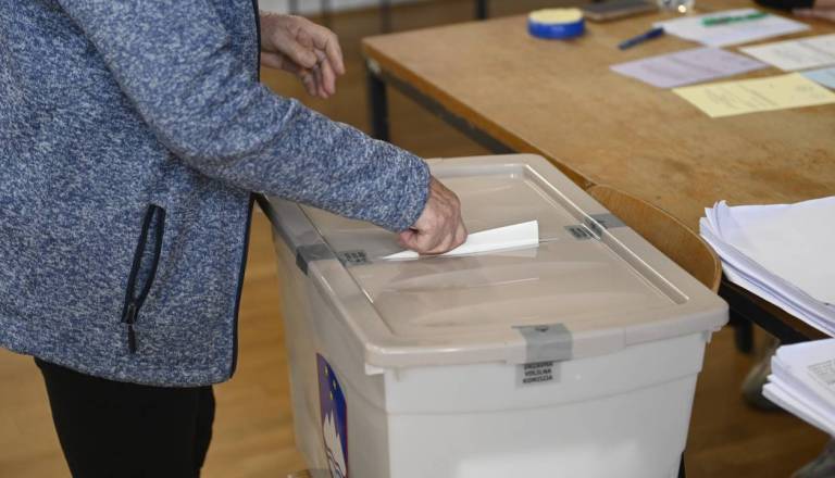 Preobrat glede RTV-prispevka: Več glasov proti ukinitvi