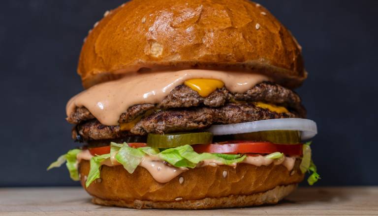 GLASUJTE: Kje v Mariboru ali okolici je naj burger?