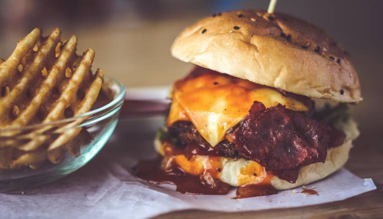 GLASUJTE: Kje v Ljubljani ali okolici je naj burger?