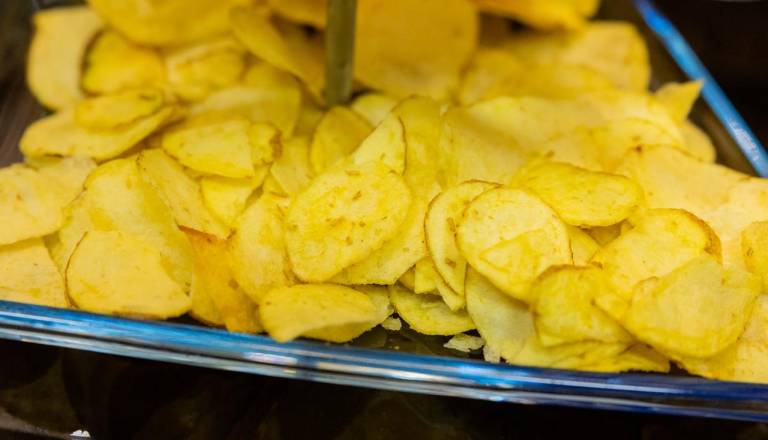 Slovenija po več desetletjih dobila čips iz stoodstotno slovenskega krompirja