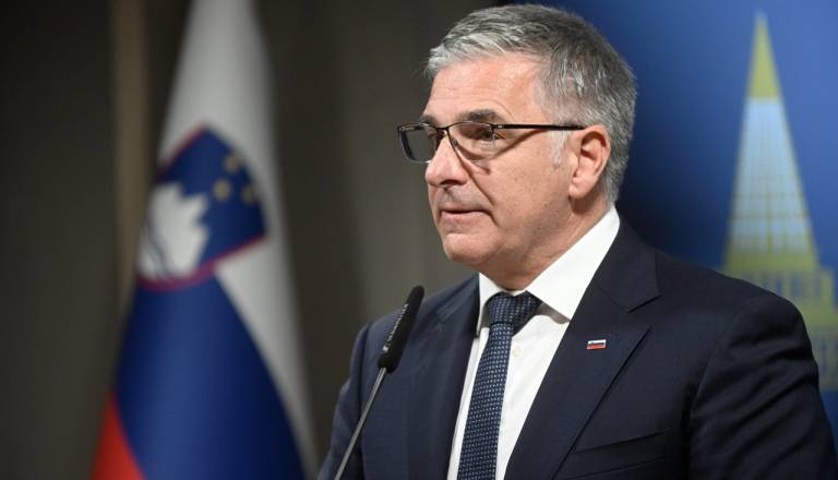FOTO in VIDEO: Lotrič po poskusu razrešitve: »Danes jim ni uspelo pripeljati politike v državni svet«