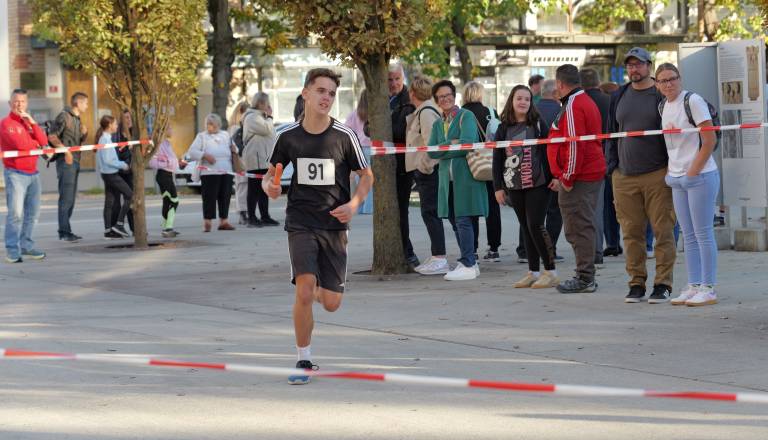 FOTO in VIDEO: Murska Sobota v znamenju teka, jubilejni spominski tek združil različne generacije