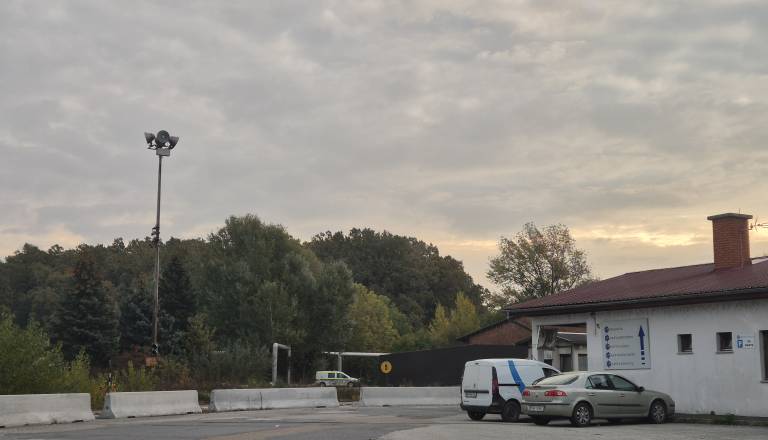 V Lendavi ena največjih ilegalnih tovarn cigaret v Evropi, tujci brez dnevne svetlobe, stroji pa »bruhali« cigarete