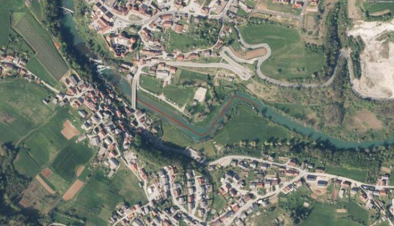 Pod gradom Žužemberk se začenjajo dela na Krki: Kaj bodo uredili?