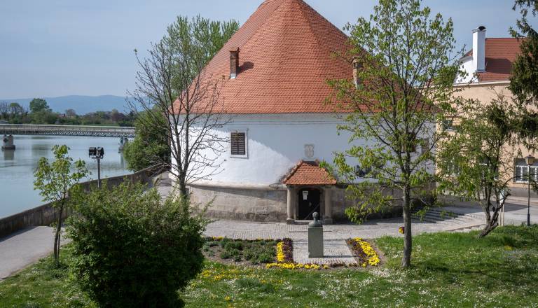 V Miheličevi galeriji na Ptuju bodo odprli novo fotografsko razstavo Borisa Fariča