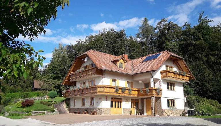 Cerklje na Gorenjskem iščejo pravo mero: Koliko dni na leto bodo stanovanja smela gostiti turiste?