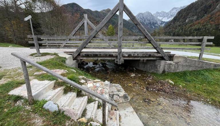 Jezerska slatina dostopna pri zimskem točilu: vodo je poznal že Valvasor