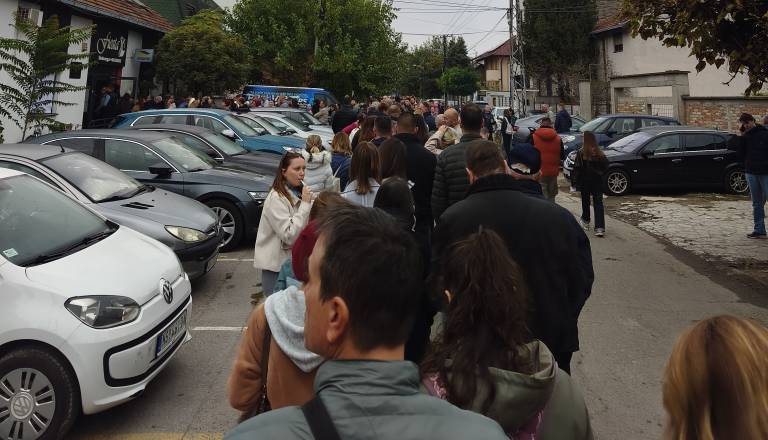 VIDEO: Vučić stopil pred javnost in priznal poraz: Zmagali so študenti