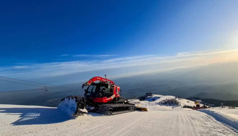 Gorenjska smučišča pred novo sezono z velikimi novostmi, znane tudi cene vozovnic