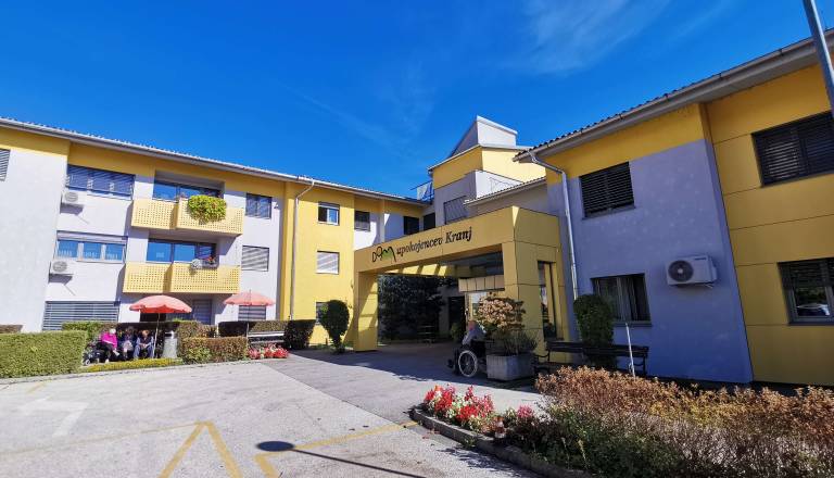 Kranj želi do leta 2031 odpraviti čakalne vrste za pomoč starejšim