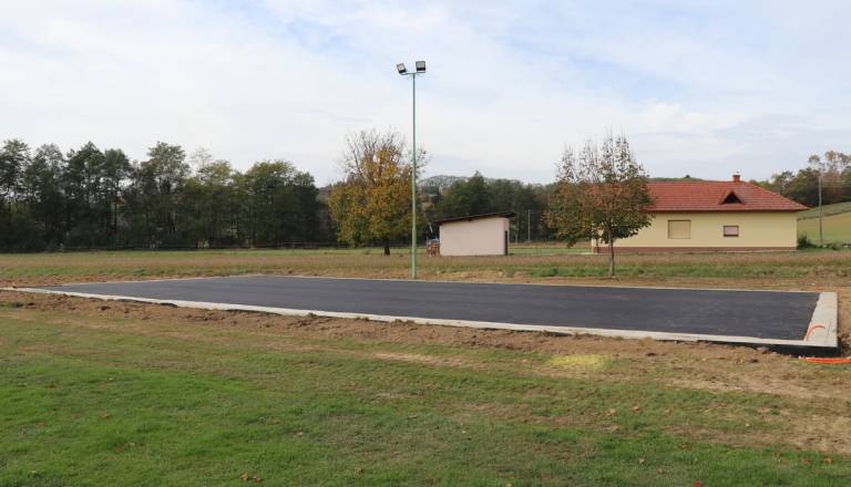 Na Goričkem nastaja prvo igrišče za padel v Pomurju, znano je, kdaj bodo dela zaključena