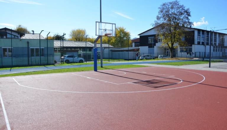 Igrišče ob Ljubljani dobilo novo podobo, stala je več kot 30.000 evrov