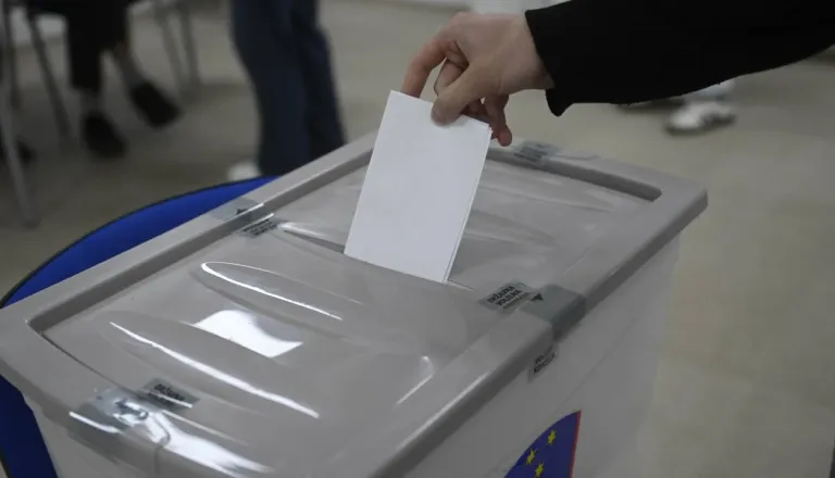 Pred koncem leta nas čaka še en referendum: Državna volilna komisija objavila podrobnosti
