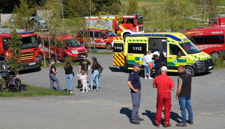 FOTO in VIDEO: Na Blaguškem jezeru reševanje iz vode, prisotni gasilci, reševalci in prvi posredovalci