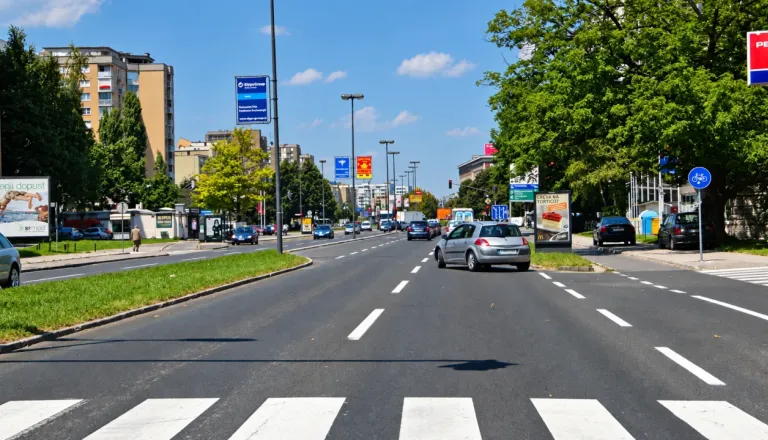 Celovška pred petdesetimi leti: cesta, ki je takrat še vodila skozi vas
