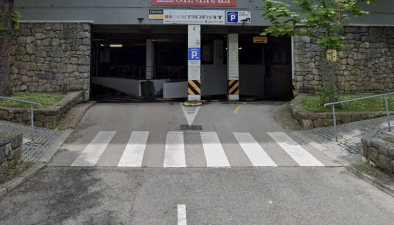 V novomeški garažni hiši nenavadna nesreča, to se je zgodilo danes dopoldne