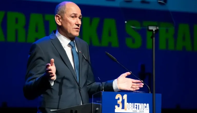 Desetodstotni rezi v javnem sektorju? Janša razkril, kaj bi storili pred tem