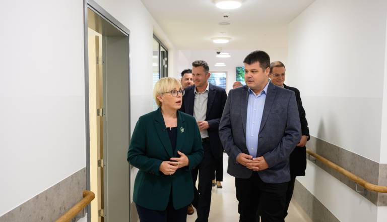 Zakaj je Kuzma dobil zeleno luč, Magdič pa ne? Ministrstvo pojasnjuje razliko