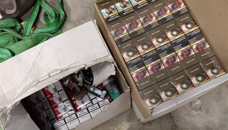 FOTO: Pri Reki razkrili ilegalno tovarno cigaret, med osumljenimi tudi Mariborčan