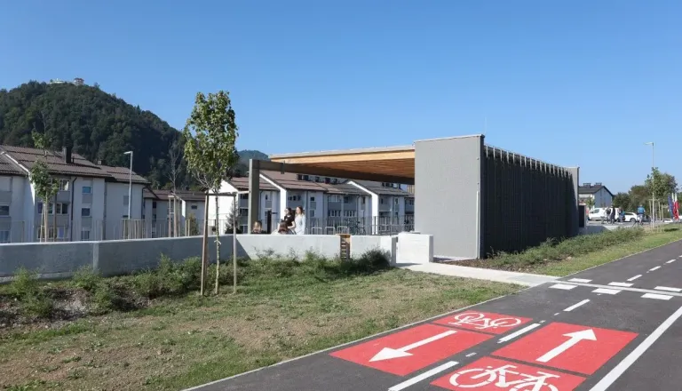 Kam gre denar v Kranju? Spletni pregled razkriva občinske investicije, a zahteva previdno branje
