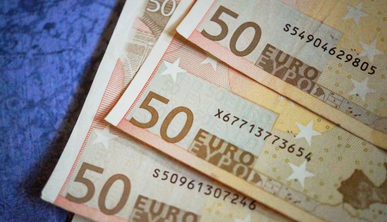 Višji računi za elektriko? Znano, koliko se bo novembra zvišala omrežnina